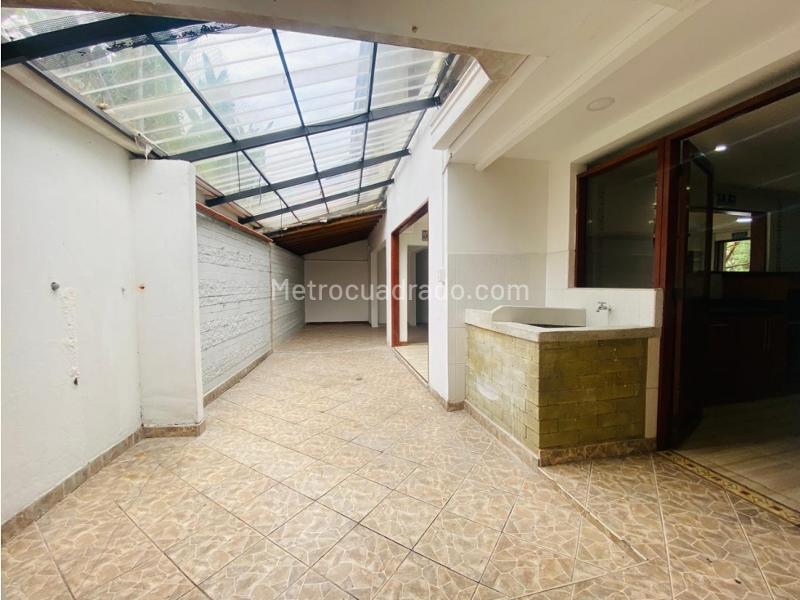 Casa Tradicional de Uso Mixto en Envigado - 4