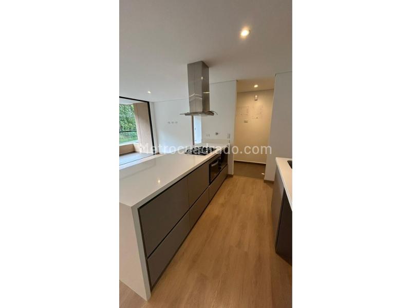 Moderno Apto de 2 Alcobas en Arriendo en El Retiro - 3