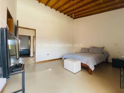 Casa de 3 alcobas en venta en San Nicolas, Rionegro, 170 m² · foto 11 de 14