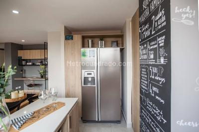 Apartamento de 3 alcobas en venta en San Nicolas, Rionegro, 76 m² · foto 10 de 18