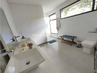 Casa de 5 alcobas en venta en Envigado, Envigado · foto 13 de 14