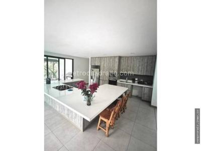 Casa de 5 alcobas en venta en Envigado, Envigado · foto 3 de 14