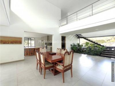 Casa de 5 alcobas en venta en Envigado, Envigado · foto 4 de 14