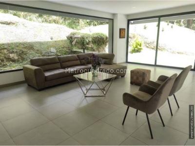 Casa de 5 alcobas en venta en Envigado, Envigado · foto 5 de 14