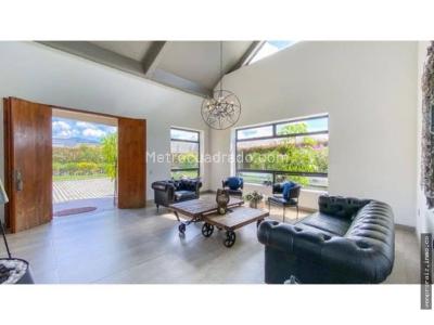 Casa de 5 alcobas en arriendo en San Nicolas, Rionegro, 1400 m² · foto 12 de 18