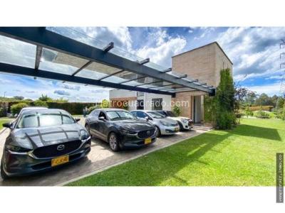 Casa de 5 alcobas en arriendo en San Nicolas, Rionegro, 1400 m² · foto 18 de 18