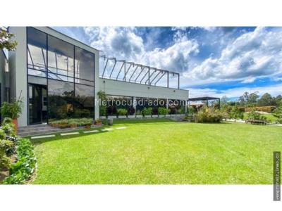 Casa de 5 alcobas en arriendo en San Nicolas, Rionegro, 1400 m² · foto 3 de 18