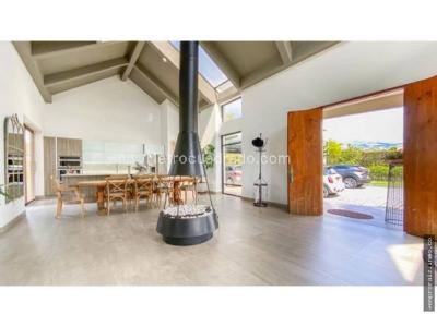 Casa de 5 alcobas en arriendo en San Nicolas, Rionegro, 1400 m² · foto 7 de 18