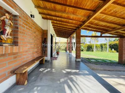Casa de 3 alcobas en venta en San Nicolas, Rionegro, 800 m² · foto 2 de 20