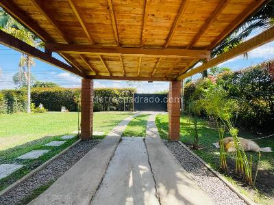 Casa de 3 alcobas en venta en San Nicolas, Rionegro, 800 m² · foto 3 de 20
