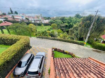 Casa de 4 alcobas en venta en San Nicolas, Rionegro, 722 m² · foto 2 de 20