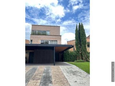 Casa de 4 alcobas en venta en San Nicolas, Rionegro, 449 m² · foto 14 de 14