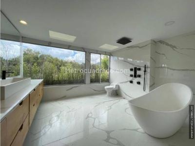 Casa de 4 alcobas en venta en San Nicolas, Rionegro, 449 m² · foto 9 de 14