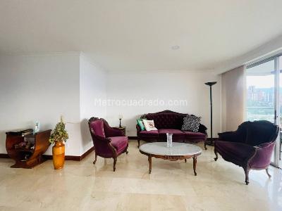 Apartamento de 3 alcobas en venta en Poblado Altos Del Poblado, Medellín, 230 m² · foto 10 de 20