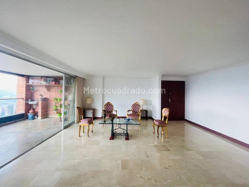 Piso – Medellín - Más