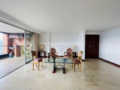 Apartamento de 3 alcobas en venta en Poblado Altos Del Poblado, Medellín, 230 m² · foto 7 de 20