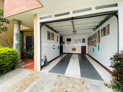 Casa de 4 alcobas en venta en San Nicolas, Rionegro, 150 m² · foto 16 de 20