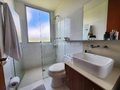 Casa de 5 alcobas en venta en San Nicolas, Rionegro, 449 m² · foto 18 de 20
