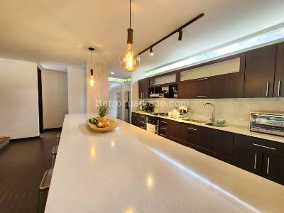 Casa de 5 alcobas en venta en San Nicolas, Rionegro, 449 m² · foto 5 de 20