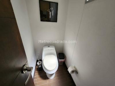 Casa de 5 alcobas en venta en San Nicolas, Rionegro, 449 m² · foto 6 de 20