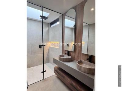 Casa de 5 alcobas en venta en San Nicolas, Rionegro, 235 m² · foto 17 de 18