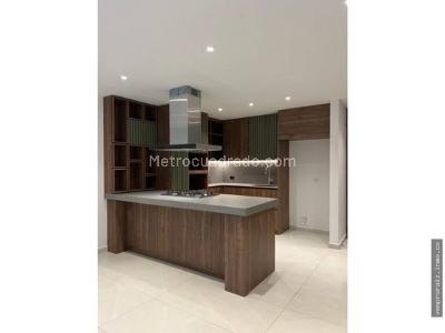 Casa de 5 alcobas en venta en San Nicolas, Rionegro, 235 m² · foto 3 de 18