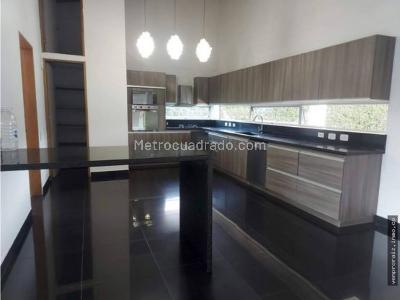 Casa de 4 alcobas en venta en San Nicolas, Rionegro, 1550 m² · foto 8 de 20