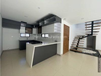 Casa de 4 alcobas en venta en San Nicolas, Rionegro, 220 m² · foto 2 de 20