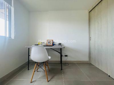 Apartamento de 3 alcobas en venta en San Nicolas, Rionegro, 74 m² · foto 10 de 19