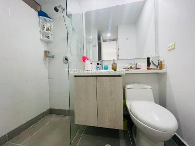 Apartamento de 3 alcobas en venta en San Nicolas, Rionegro, 74 m² · foto 13 de 19