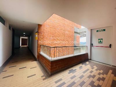 Apartamento de 3 alcobas en venta en San Nicolas, Rionegro, 74 m² · foto 17 de 19