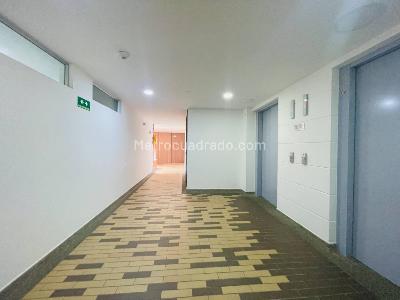 Apartamento de 3 alcobas en venta en San Nicolas, Rionegro, 74 m² · foto 18 de 19