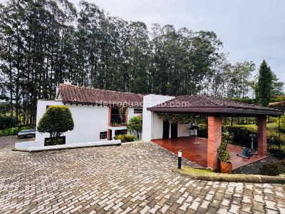 Casa de 4 alcobas en venta en Llano Grande, Rionegro, 1900 m² · foto 2 de 20