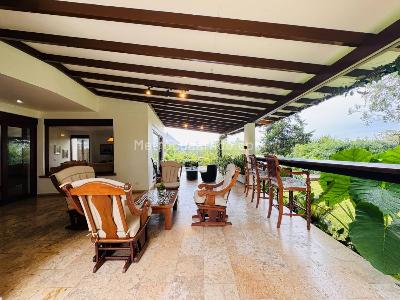 Casa de 4 alcobas en venta en Llano Grande, Rionegro, 1900 m² · foto 4 de 20