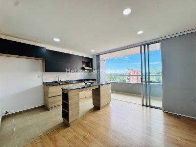 Apartamento de 3 alcobas en venta en San Antonio, Rionegro, 80 m² · foto 2 de 20