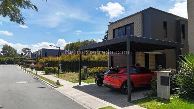 Casa de 3 alcobas en venta en Llano Grande, Rionegro, 170 m² · foto 2 de 20
