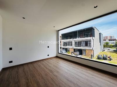 Casa de 4 alcobas en venta en San Nicolas, Rionegro, 253 m² · foto 18 de 20