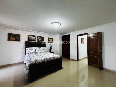 Apartamento de 4 alcobas en venta en Medellin, Medellín, 250 m² · foto 10 de 20