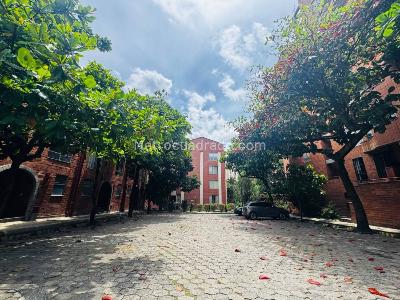 Apartamento de 3 alcobas en venta en La Castellana, Medellín, 77 m² · foto 2 de 20