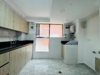 Apartamento de 3 alcobas en venta en La Castellana, Medellín, 77 m² · foto 7 de 20