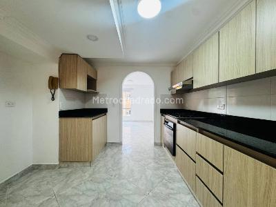 Apartamento de 3 alcobas en venta en La Castellana, Medellín, 77 m² · foto 8 de 20