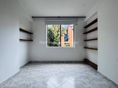 Apartamento de 3 alcobas en venta en La Castellana, Medellín, 77 m² · foto 13 de 20