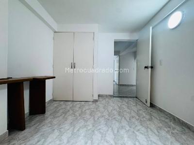 Apartamento de 3 alcobas en venta en La Castellana, Medellín, 77 m² · foto 15 de 20