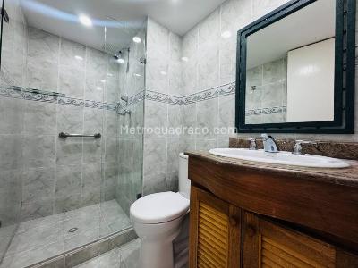 Apartamento de 3 alcobas en venta en La Castellana, Medellín, 77 m² · foto 19 de 20