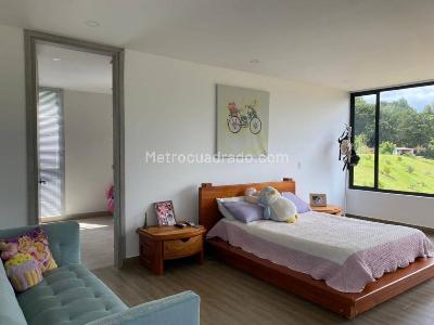 Casa de 4 alcobas en arriendo en Vereda La Laja, Rionegro · foto 19 de 20