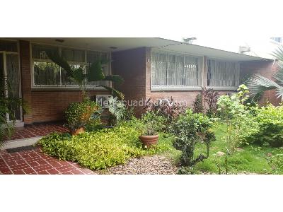 Casa de 5 alcobas en venta en La Magdalena, Girardot, 598 m² · foto 5 de 20
