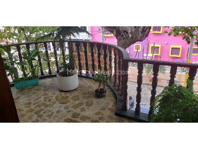 Casa de 4 alcobas en venta en Granada, Girardot, 198 m² · foto 4 de 20