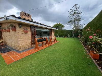 Casa de 3 alcobas en venta en San Jose De Bavaria, Bogotá, 180 m² · foto 2 de 19