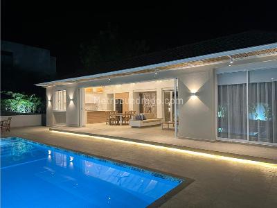 Casa de 4 alcobas en venta en Portachuelo, Girardot, 202 m² · foto 2 de 10