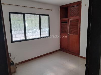 Casa de 5 alcobas en venta en Cambulos, Girardot, 203 m² · foto 10 de 19